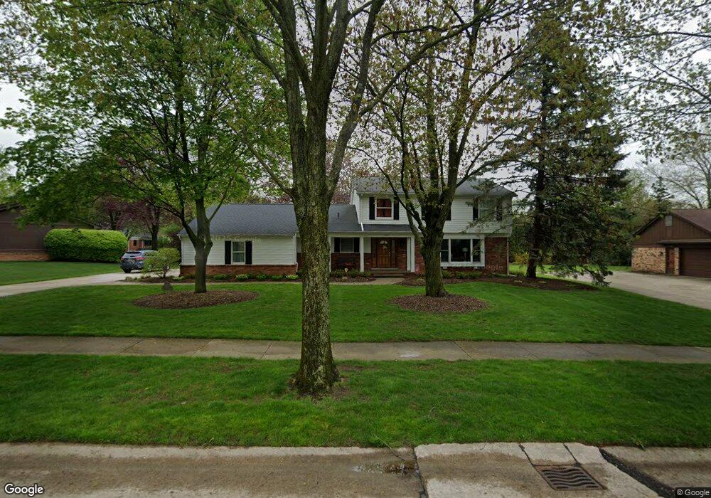 2577 Fox Chase Dr, Troy, MI 48098 - photo 1