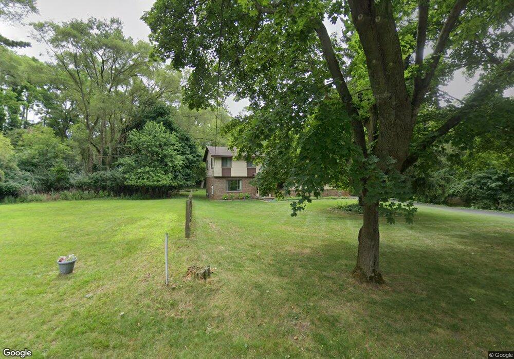 3207 Wellington Ct, West Bloomfield, MI 48324 - photo 1