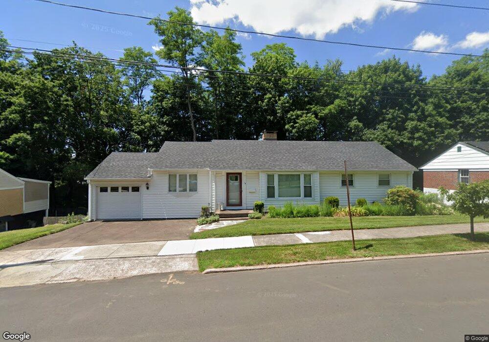 14 Roger White Dr, New Haven, CT 06511 - photo 1