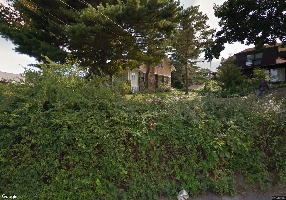 75 Havemeyer Pl-75 1 2, Greenwich, CT 06830 - photo 1