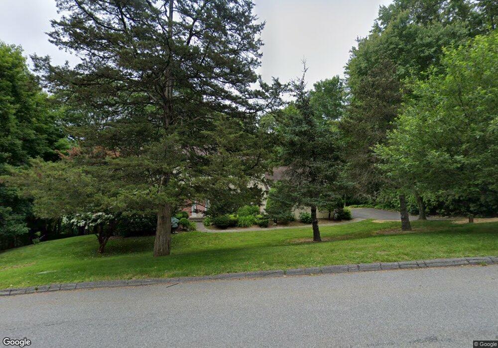 35 Woodcrest Dr, Armonk, NY 10504 - photo 1