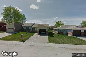 711 E 9th St, Chadron, NE 69337