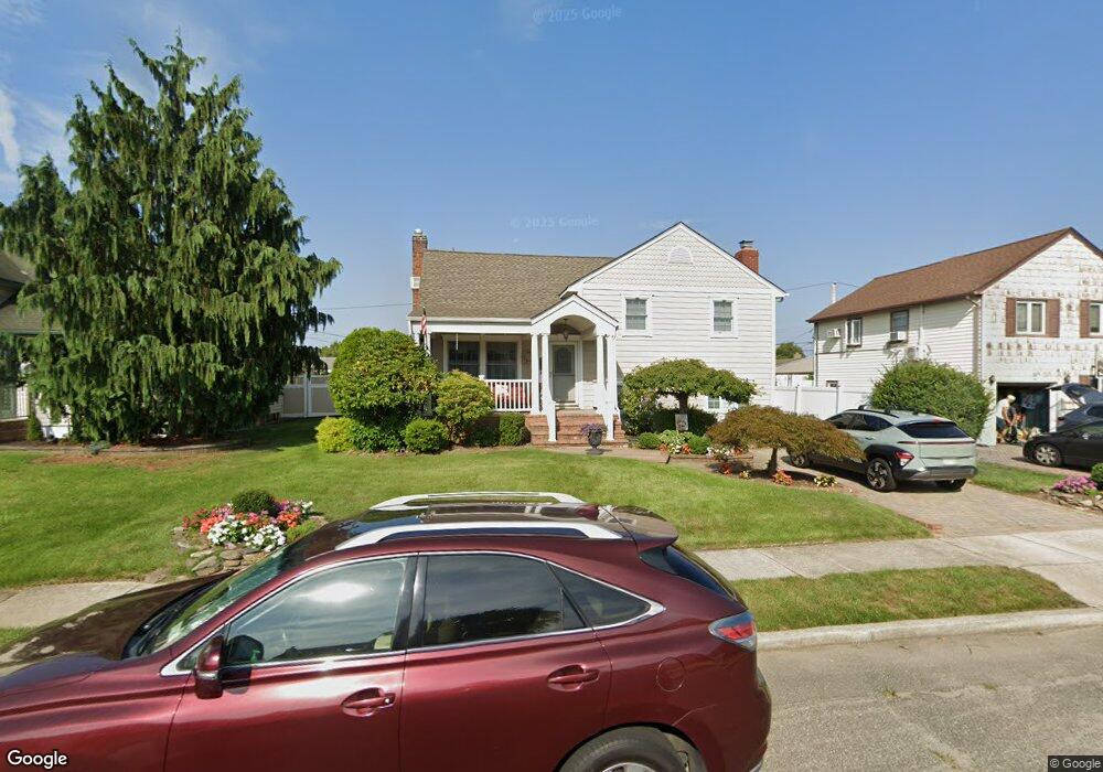 18 Spencer Dr, Bethpage, NY 11714 - photo 1