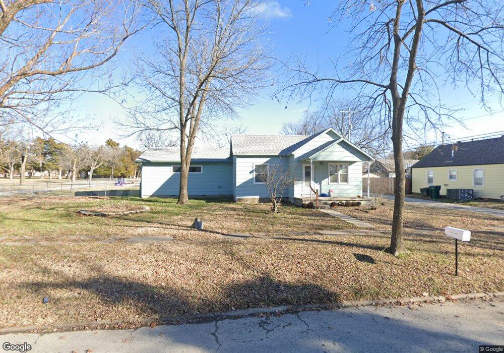 715 N 29th St, Parsons, KS 67357 - photo 1