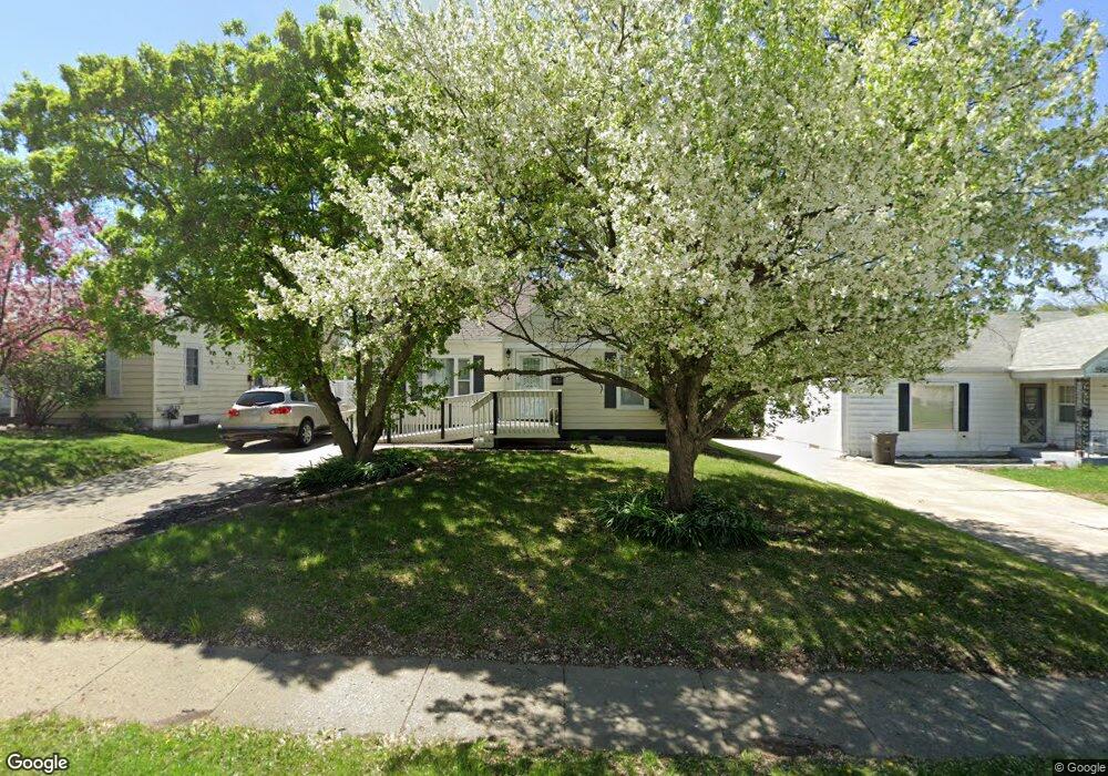 1914 55th St, Des Moines, IA 50310 - photo 1