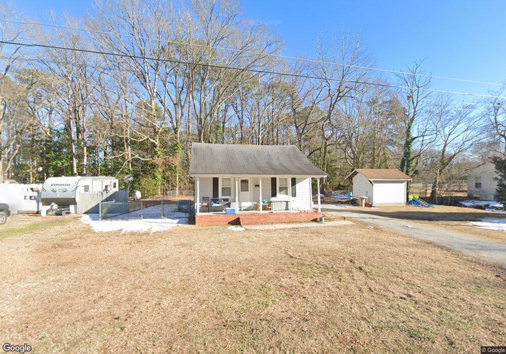 912 Oakley Ave, Roanoke Rapids, NC 27870 - photo 1