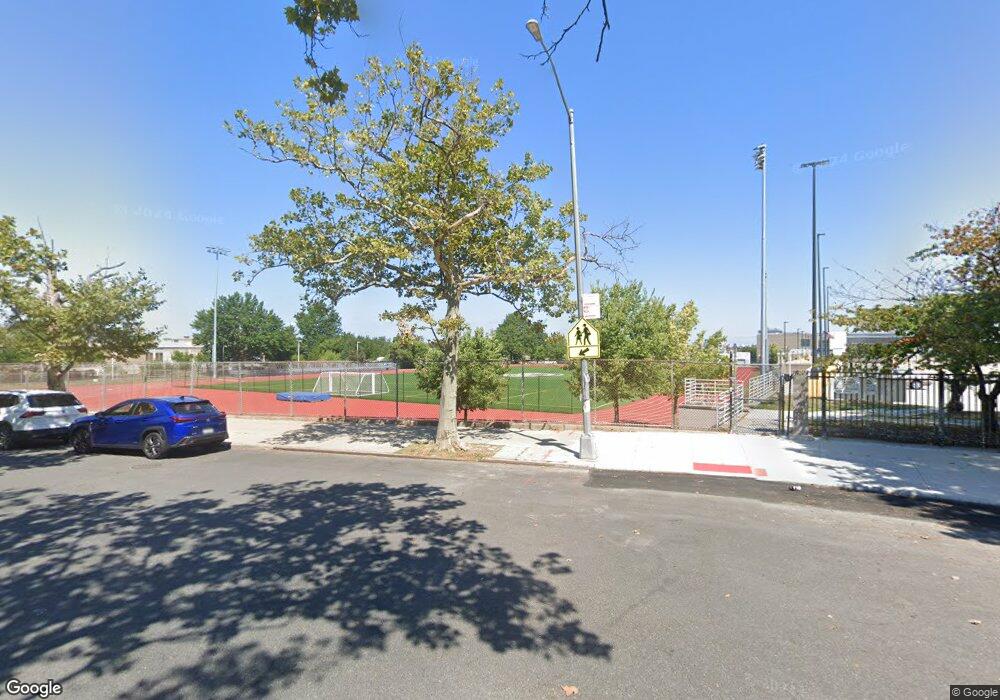 14460 Gravett Rd unit 2B, Flushing, NY 11367 - photo 1