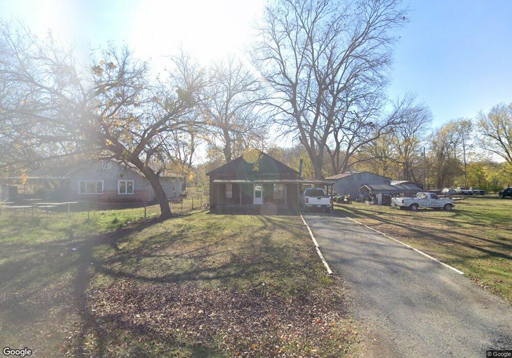 1307 W Broadway St, Henryetta, OK 74437 - photo 1