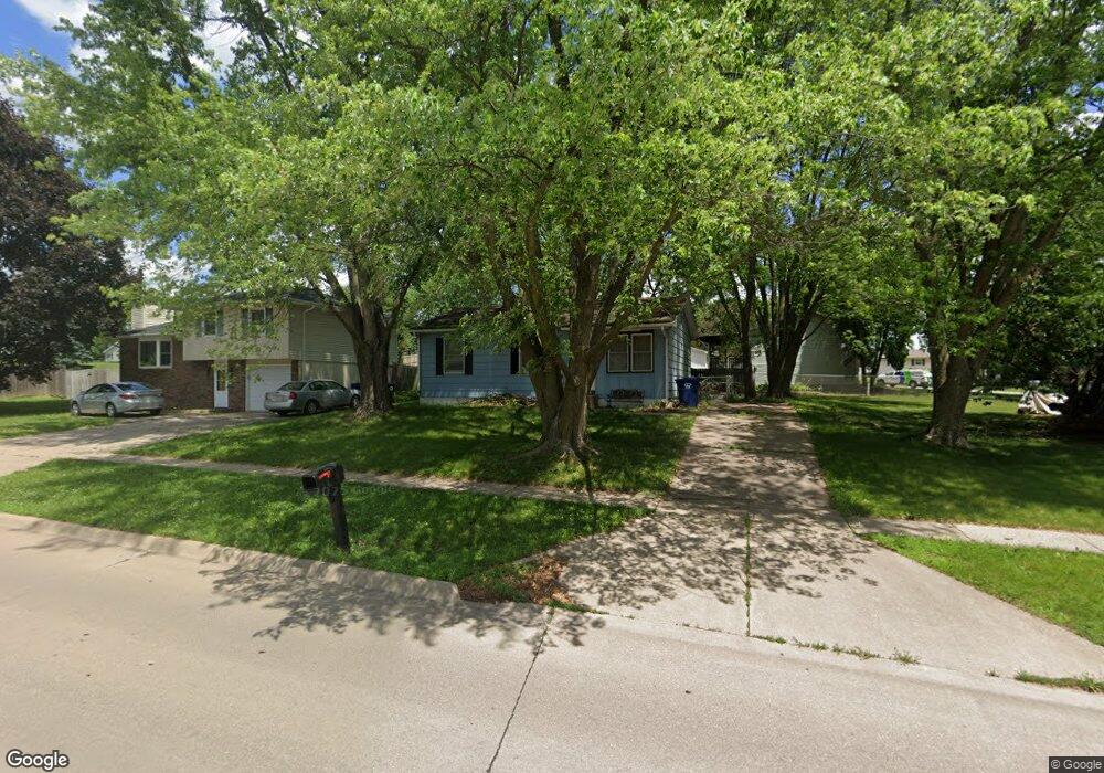 4911 N Division St, Davenport, IA 52806 - photo 1