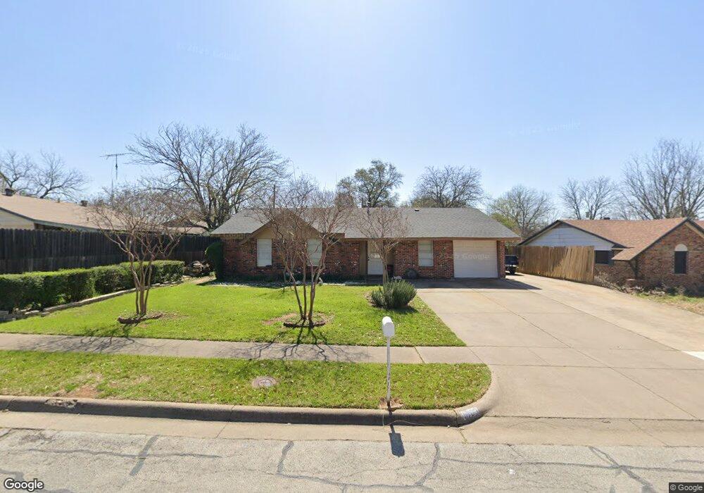 1403 Laurel Ln, Cleburne, TX 76033 - photo 1