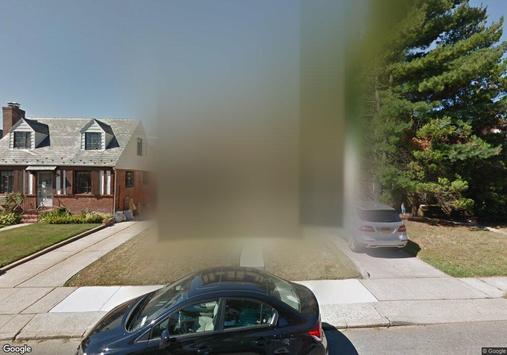 7540 187th St, Fresh Meadows, NY 11366 - photo 1