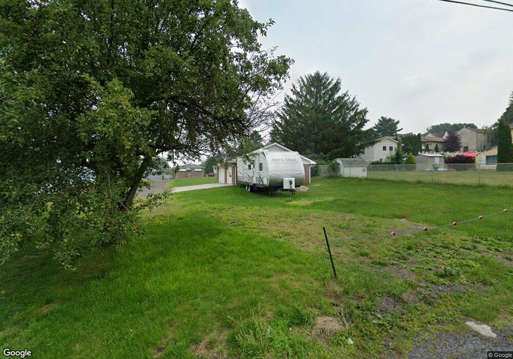 706 Roosevelt St, Hazleton, PA 18201 - photo 1