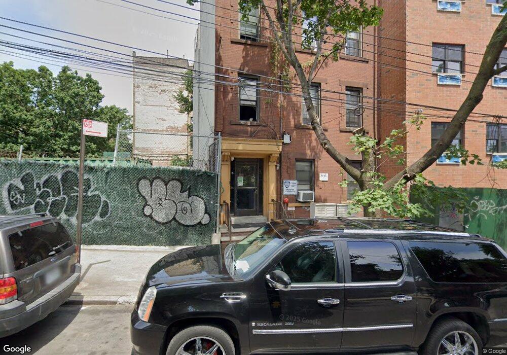 385 E 198th St, Bronx, NY 10458 - photo 1