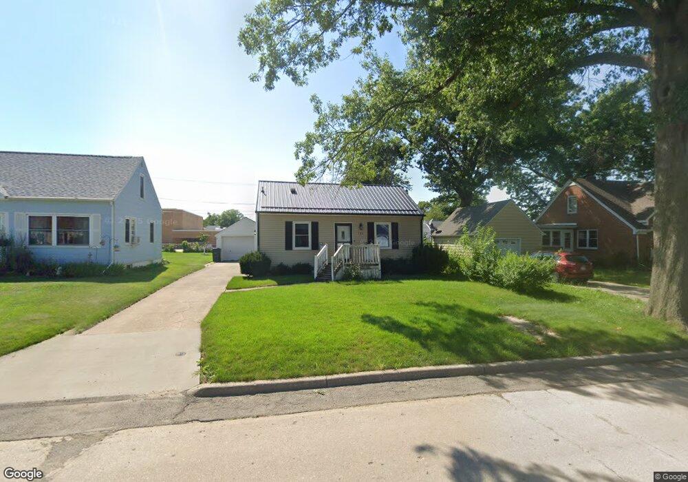 715 30th St SE, Cedar Rapids, IA 52403 - photo 1