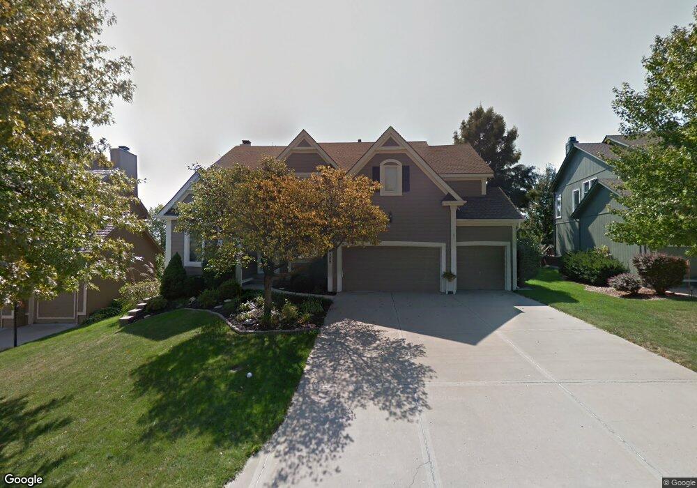 7209 Mullen Rd, Shawnee, KS 66216 - photo 1