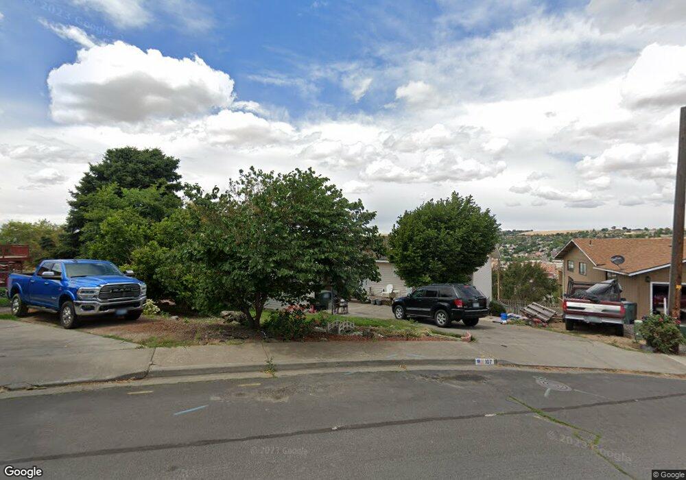 107 SE Jay Ave, Pendleton, OR 97801 - photo 1