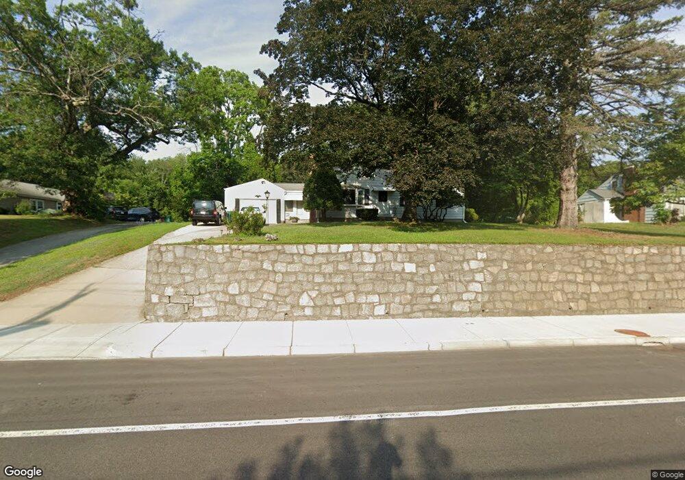 608 Mendon Rd, Woonsocket, RI 02895 - photo 1