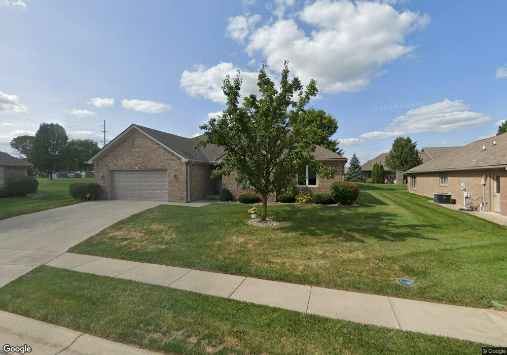 4946 W Quincy Ct, Columbus, IN 47203 - photo 1