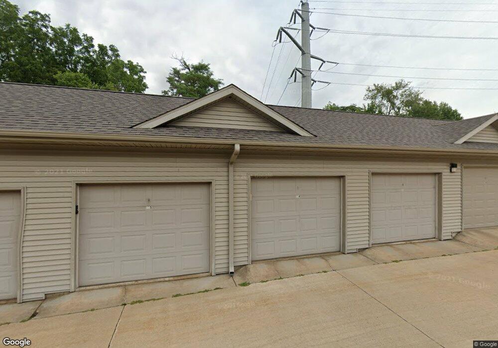 250 Cimarron Dr unit 207, Hiawatha, IA 52233 - photo 1