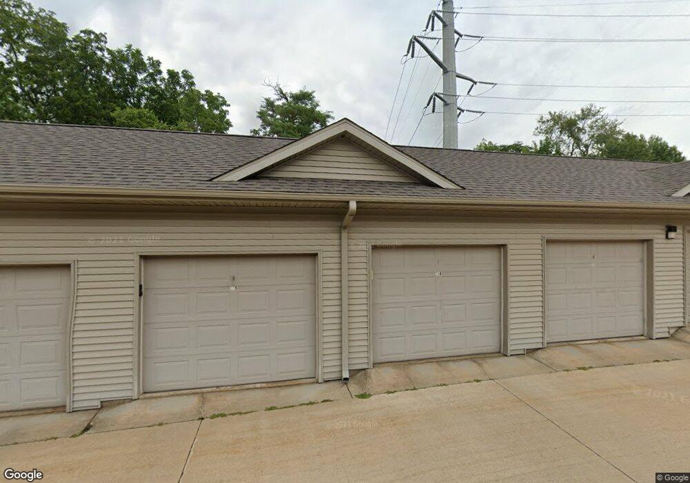 250 Cimarron Dr unit 305, Hiawatha, IA 52233 - photo 1