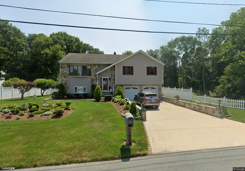 267 W Mccabe St, North Dartmouth, MA 02747 - photo 1