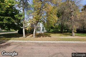 402 E 2nd Ave, Flandreau, SD 57028