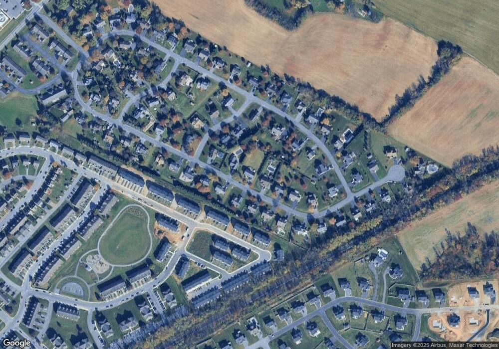 515 Franklin Square Dr, Chambersburg, PA 17201 - photo 1