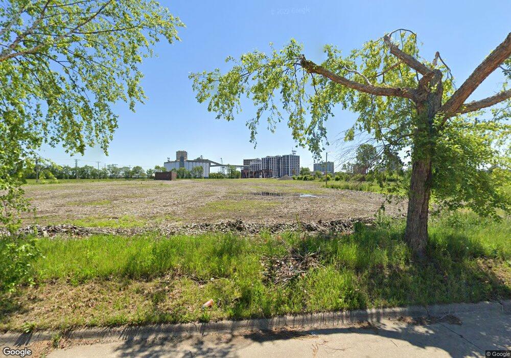 1125 4th St NW unit A-C, Cedar Rapids, IA 52405 - photo 1