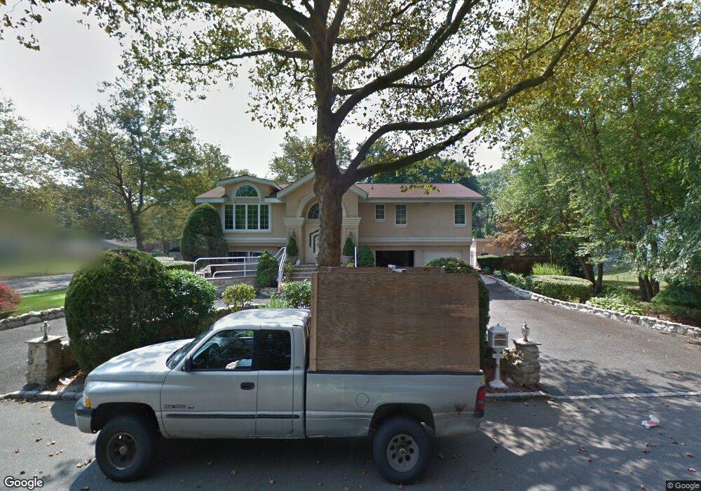 1 Mcnulty St, Dix Hills, NY 11746 - photo 1