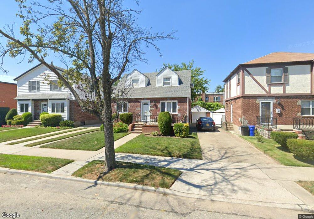 7508 170th St, Fresh Meadows, NY 11366 - photo 1