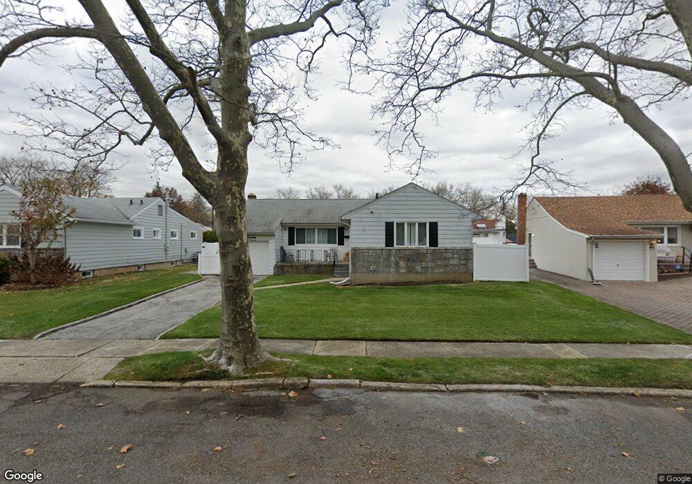 51 N Strathmore St, Valley Stream, NY 11581 - photo 1