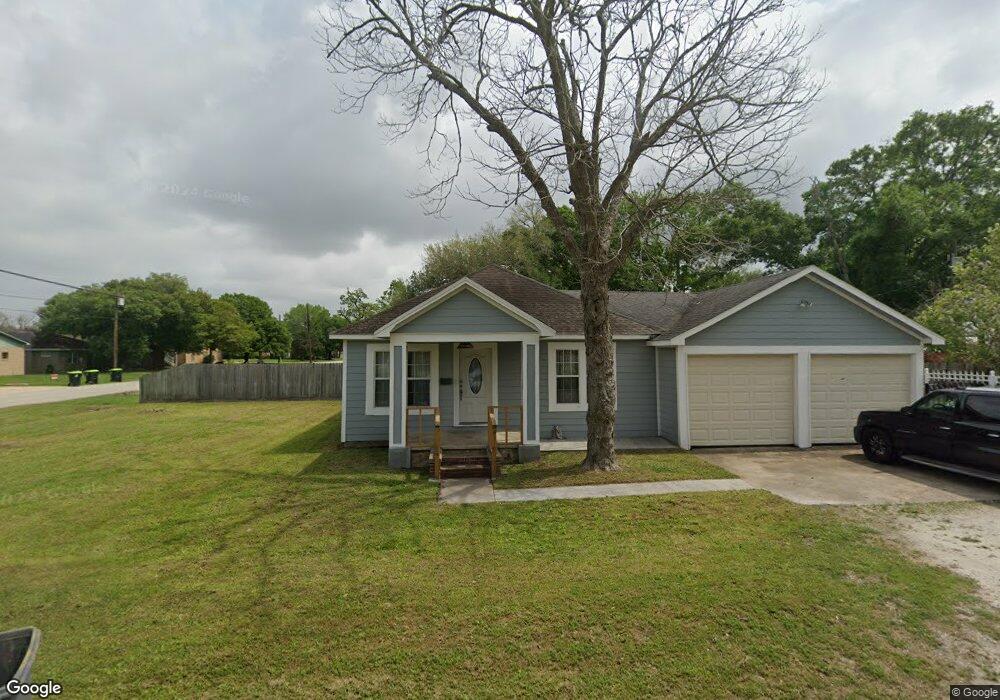 1801 Live Oak Ave, Bay City, TX 77414 - photo 1