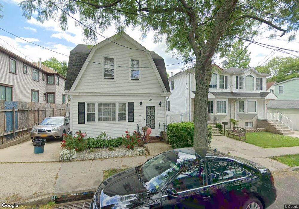 20 Savin Ct, Staten Island, NY 10304 - photo 1