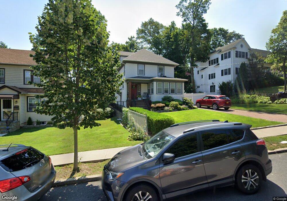 33 Duer Ln, Staten Island, NY 10301 - photo 1