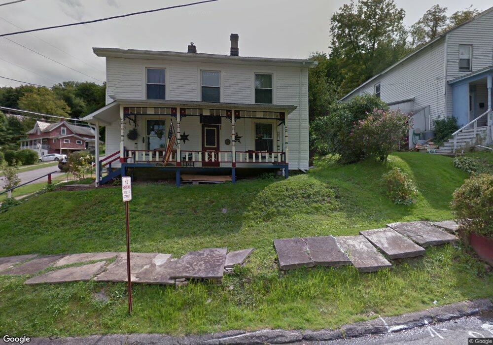 1301 Myrtle St, Franklin, PA 16323 - photo 1