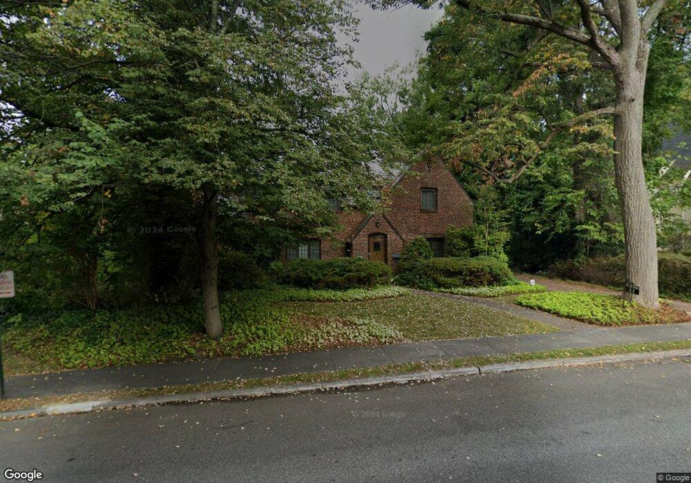 11 Darley Rd, Great Neck, NY 11021 - photo 1