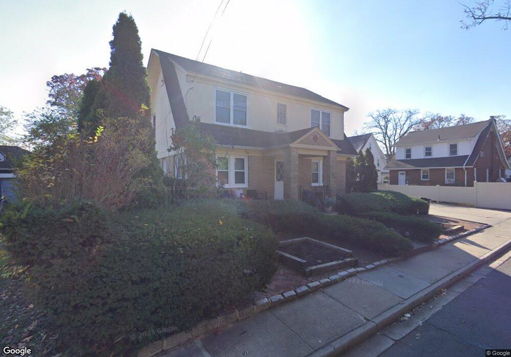 798 Cedar Ln, Woodmere, NY 11598 - photo 1