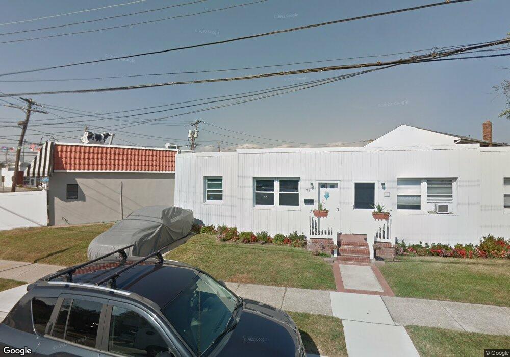 77 Vanderbilt Ave, Island Park, NY 11558 - photo 1