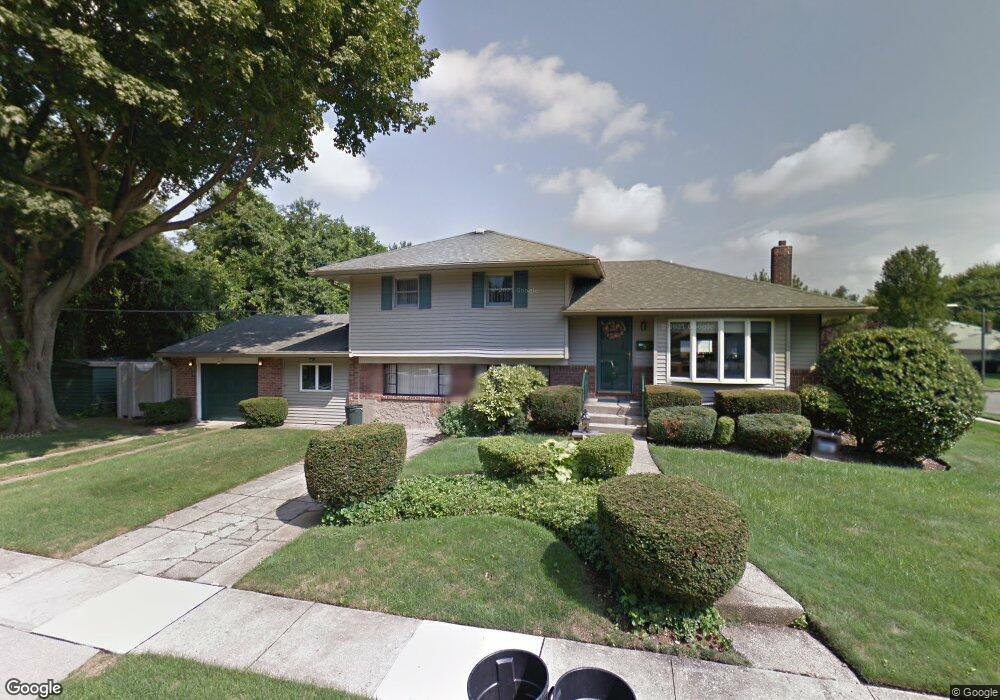 8 Byron Ln, Bethpage, NY 11714 - photo 1