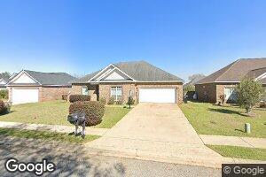 129 Manchester Ln, Byron, GA 31008