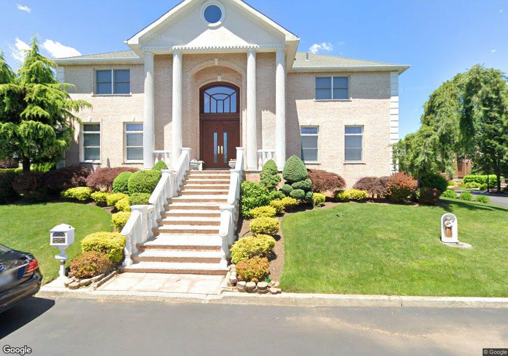 27 Utopia Ct, Staten Island, NY 10304 - photo 1