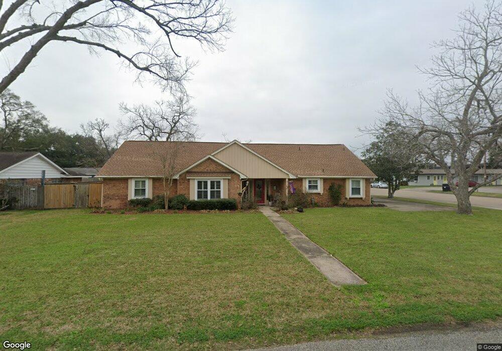 302 Coke Ln, Alvin, TX 77511 - photo 1
