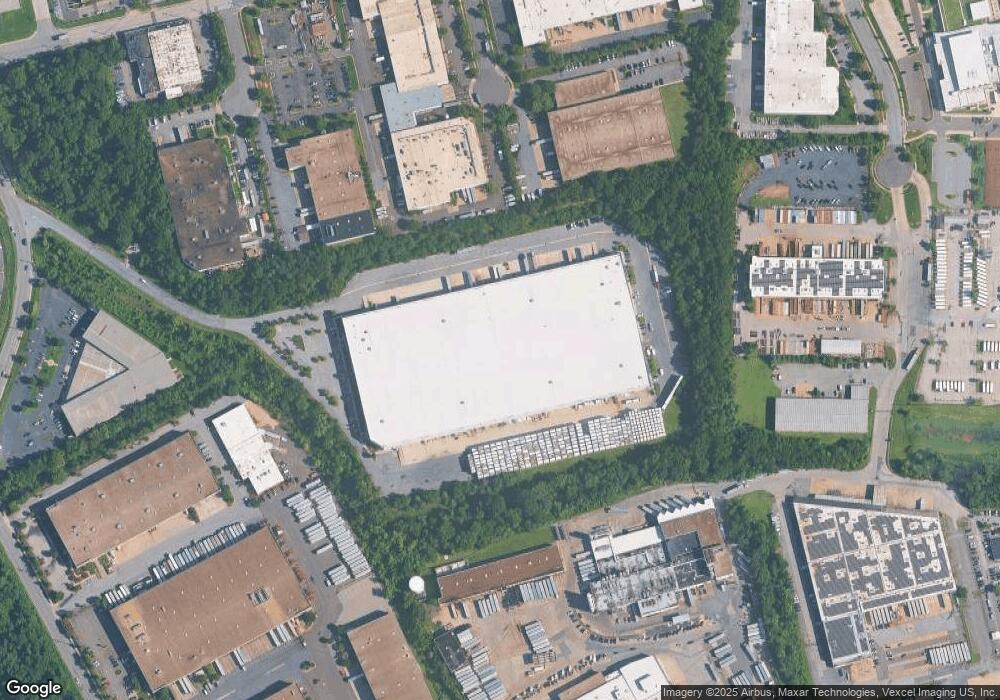 1811 Cabin Branch Dr, Landover, MD 20785 - photo 1