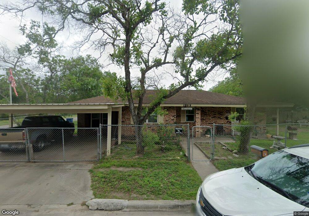 1003 N Morris St, Beeville, TX 78102 - photo 1