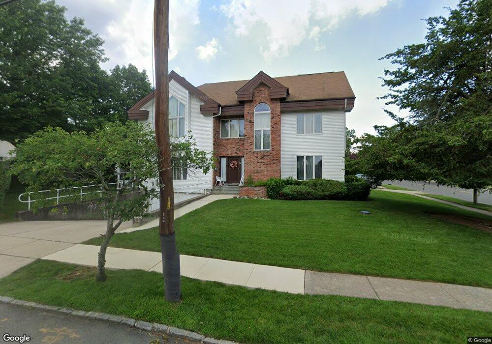 9 South St, Great Neck, NY 11023 - photo 1