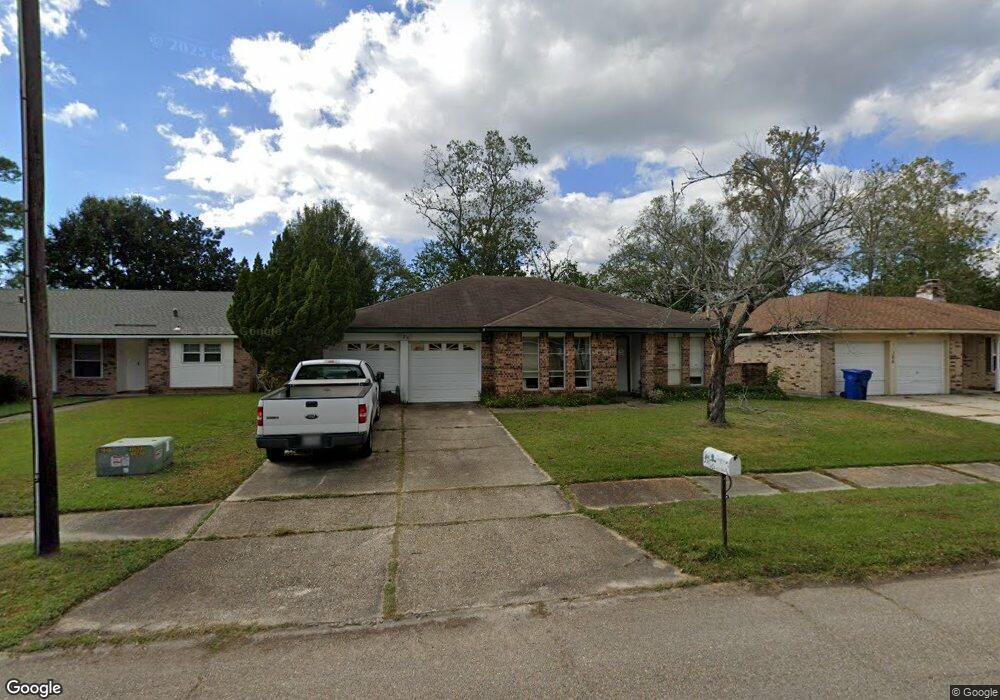 123 E Queens Dr, Slidell, LA 70458 - photo 1