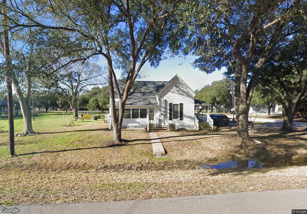 302 S 3rd St, Beasley, TX 77417 - photo 1