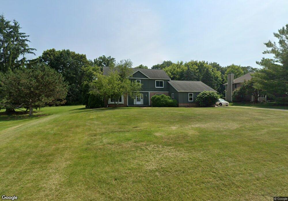 N33W23799 Fieldside Rd, Pewaukee, WI 53072 - photo 1