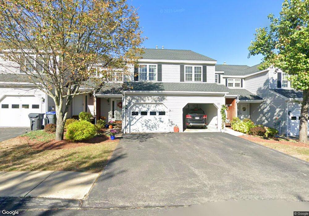 105 Bridle Cross Rd unit 105, Fitchburg, MA 01420 - photo 1