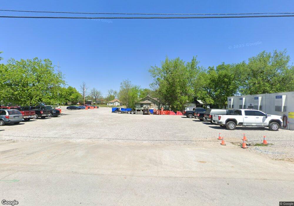 1115 E Dewey Ave, Sapulpa, OK 74066 - photo 1